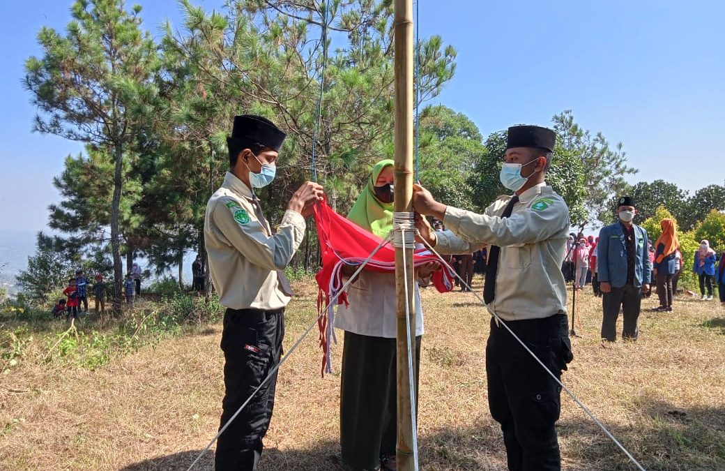 DKC CBP KPP Nganjuk Gelar Upacara Pengibaran Bendera untuk Peringati HUT RI ke 76