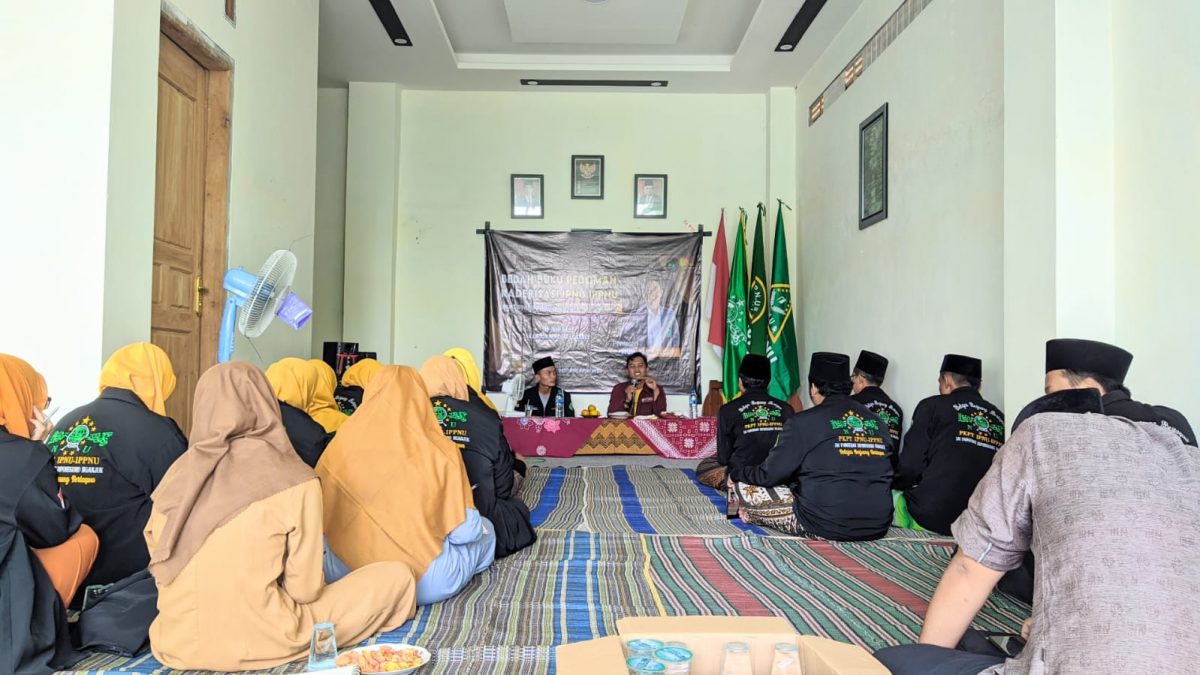 PKPT IPNU IPPNU PANGERAN DIPONEGORO NGANJUK Adakan Bedah Buku Pedoman Kaderisasi IPNU IPPNU