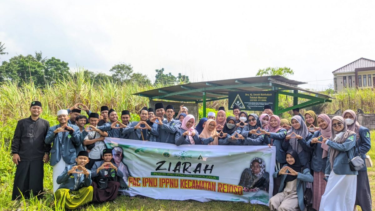 Pelajar NU Rejoso Nganjuk Ziarah ke Makam Pendiri IPNU IPPNU