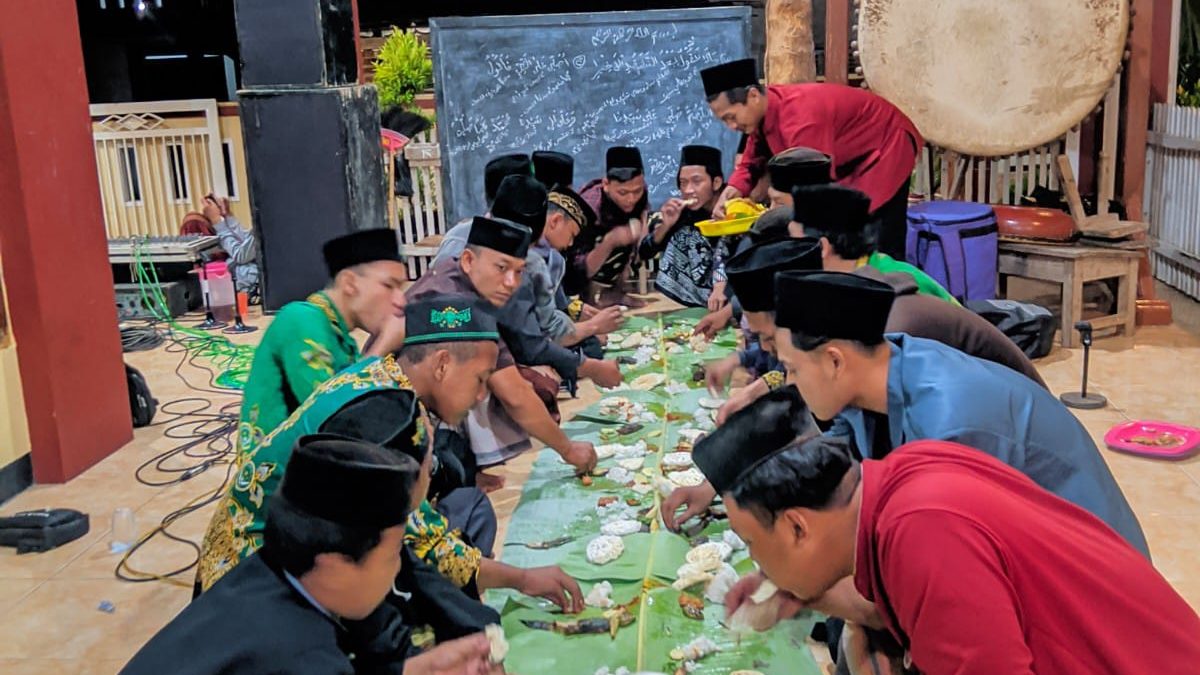 PR IPNU IPPNU Desa Ngepeh adakan Liwetan dan Tasyakuran untuk Memperingati Kemerdekaan RI ke-77