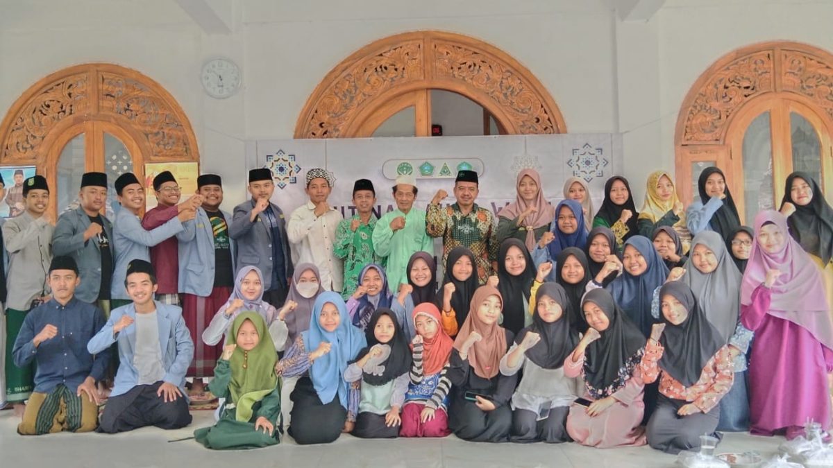 Bertekat Merawat Ghirah Islam, Pelajar NU Berbek semangat hadiri Rutinan Ahad Wage dan Peringatan Isro Mi’raj