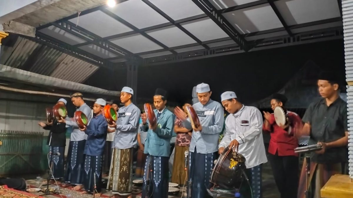 PAC IPNU IPPNU Sukomoro Adakan Sholawatan Bareng
