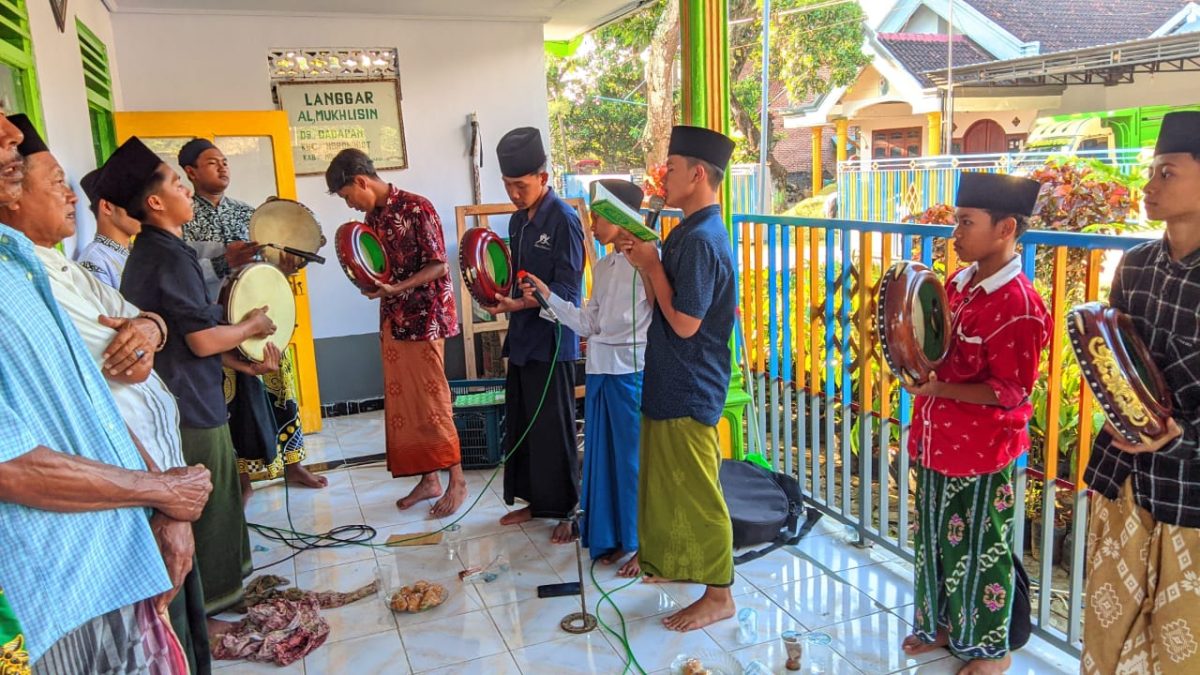 PAC IPNU IPPNU Ngronggot Hadiri 3 Rutinan Ranting Pada Waktu Yang Sama