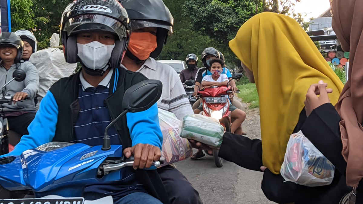 Dari Khatmil Qur’an Hingga Bagikan Takjil PK IPNU IPPNU IAI PANGERAN DIPONEGORO Meriahkan Bulan Suci Ramadhan