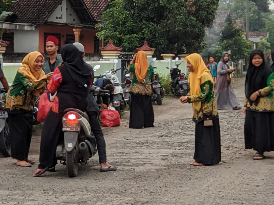 Ramadhan Berbagi Dan Sahur On The Road, PR IPNU IPPNU Katerban Turun Ke Jalan