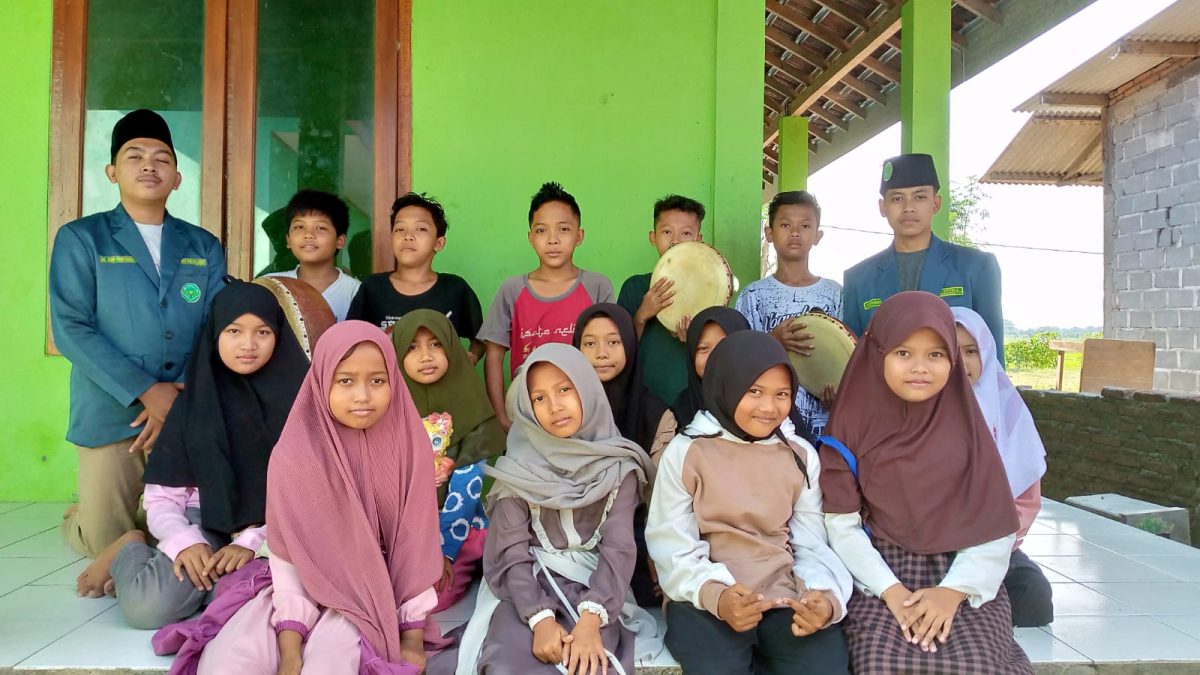 Latihan Bareng Sholawat Al-Banjari Ranting Rowoharjo