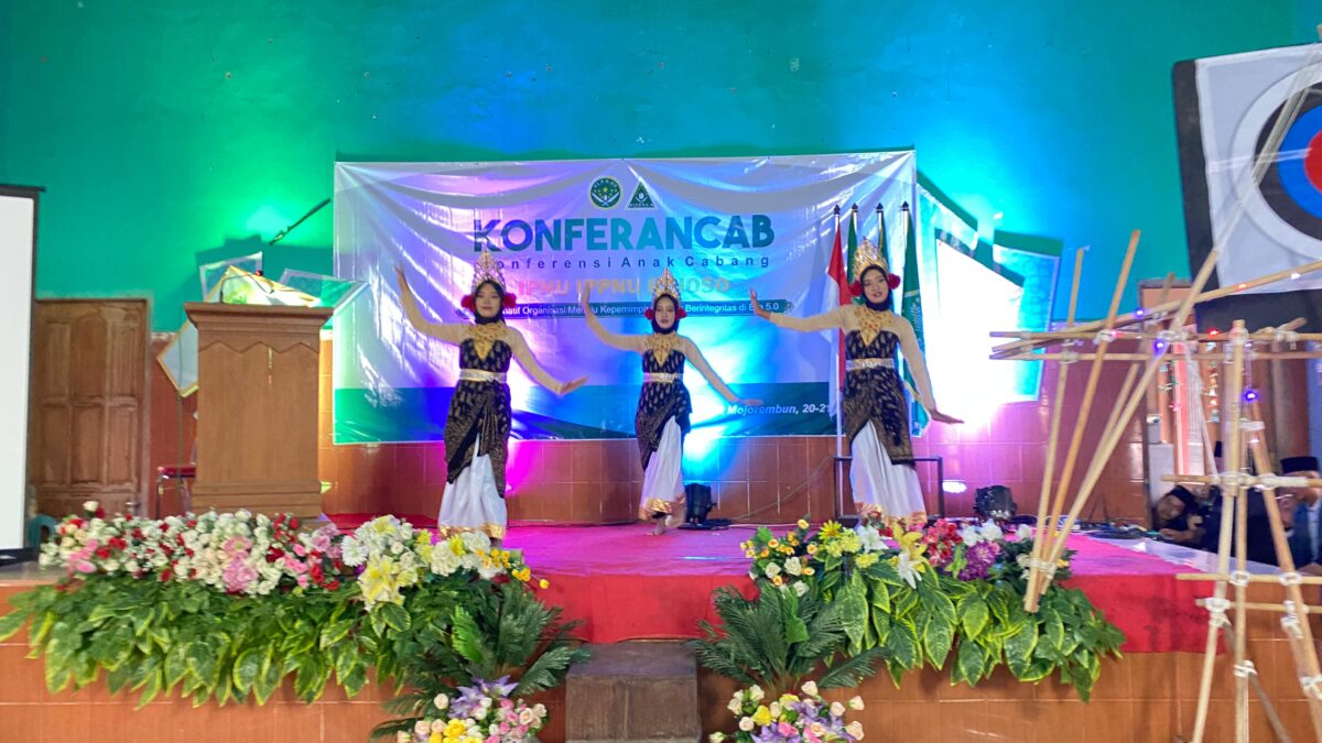 Buka Konferancab, Pelajar NU Rejoso Nganjuk Tampilkan Tari Nganjuk Nyawiji