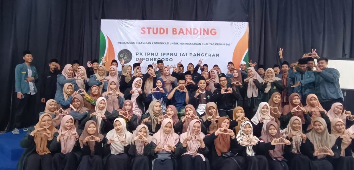 Menjalin Silaturahmi, Memperluas Relasi Serta Bertabarrukan Pk IPNU IPPNU Iai Pangeran Diponegoro Nganjuk Gelar Study Banding Dan Ziaroh