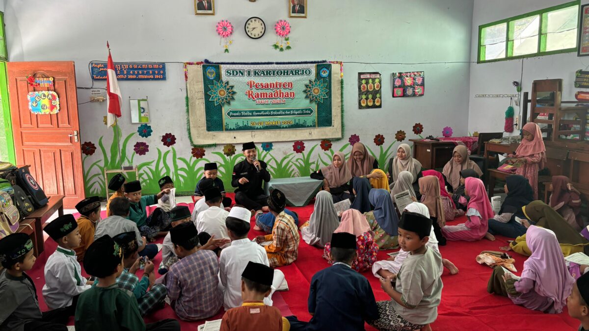 SEMARAK PONDOK RAMADHAN PK IPNU – IPPNU UNIVERSITAS PANGERAN DIPONEGORO NGANJUK ADAKAN DAMPINGAN DI SDN 1 KARTOHARJO
