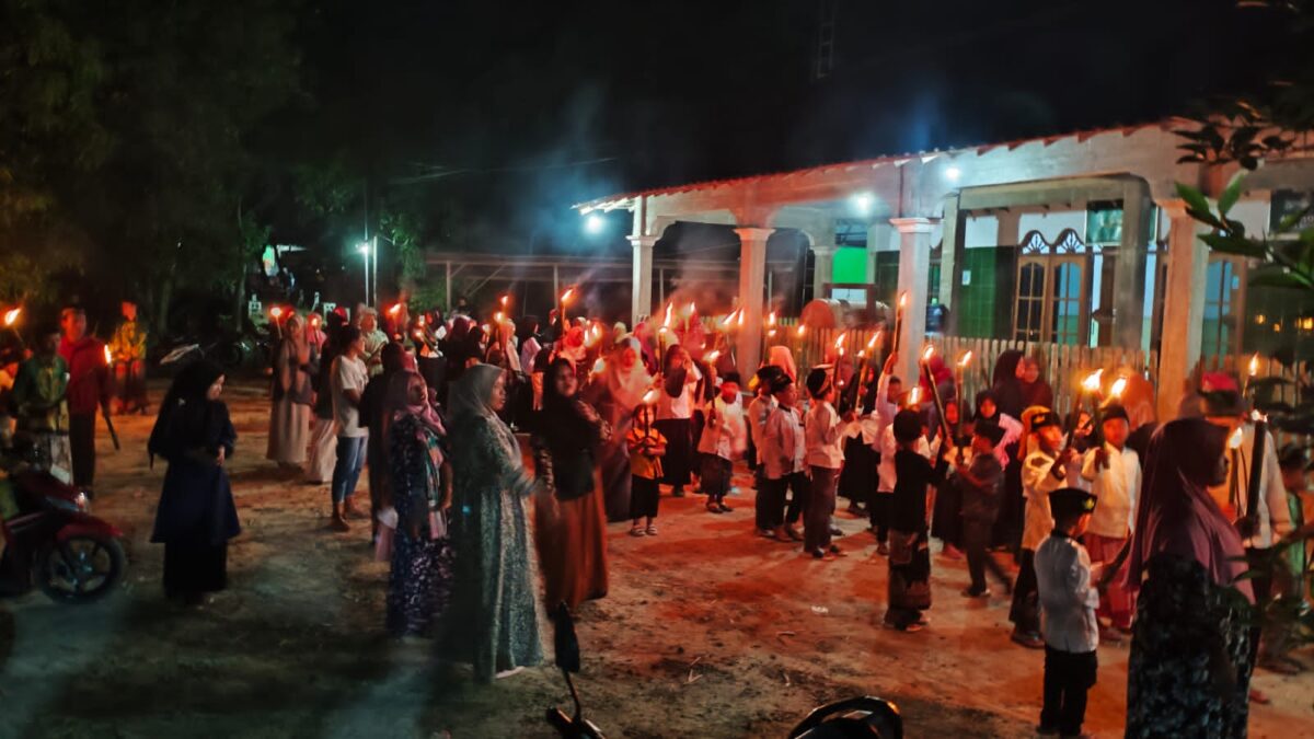 Momentum Idul Adha, PR IPNU IPPNU Desa Banggle Gelar Takbir Keliling