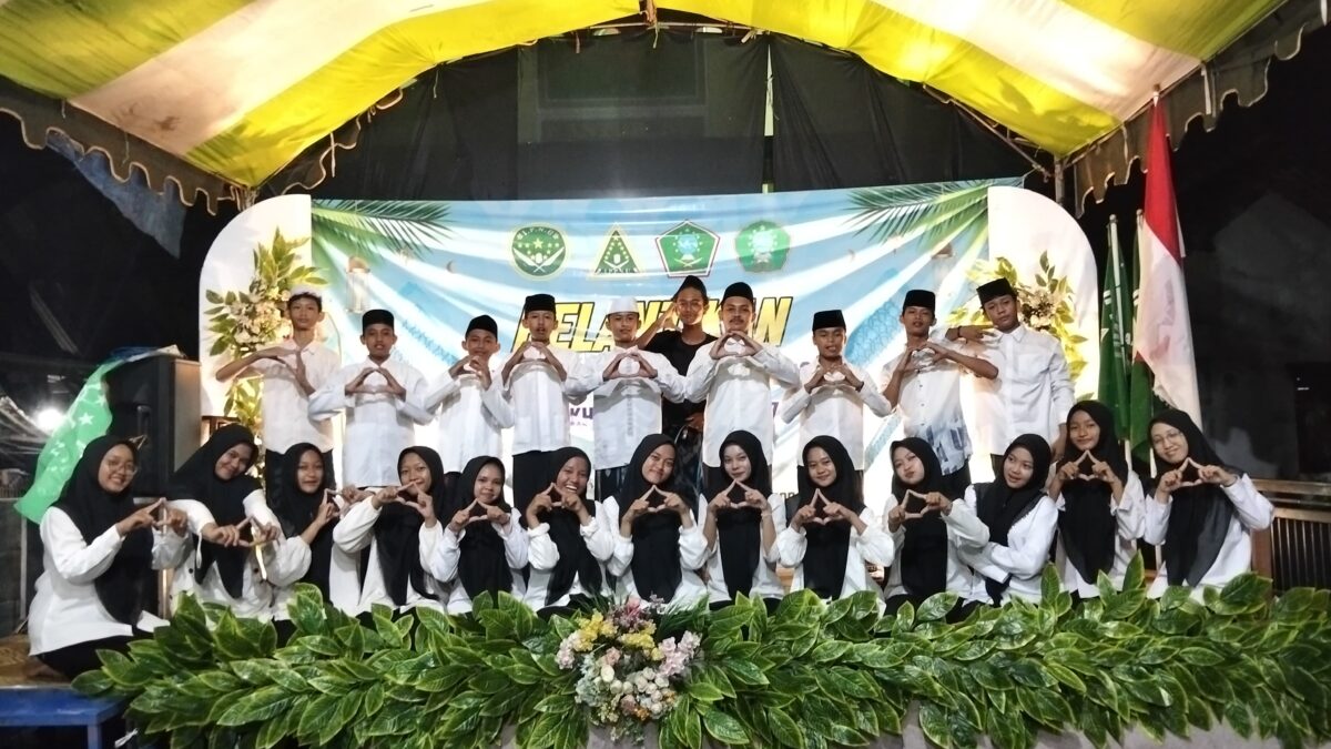 Pelantikan Pengurus PR IPNU IPPNU Ngronggot : Berkomitmen Wujudkan Pelajar NU yang Unggul