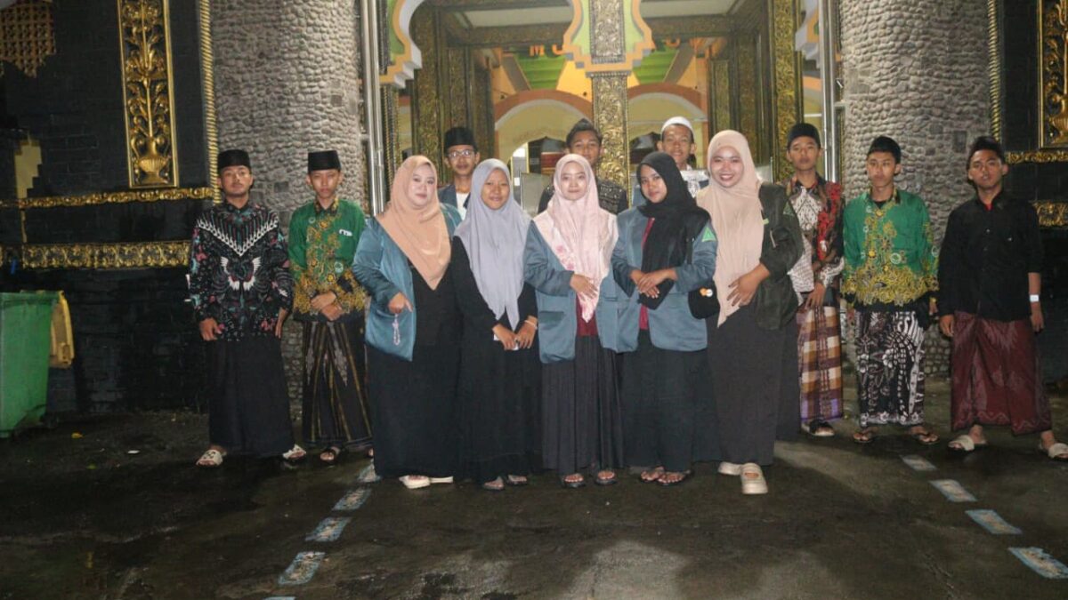 PAC IPNU IPPNU Ngronggot Ziarah Makam Wali: Lestarikan Tradisi Ahlussunnah wal Jama’ah