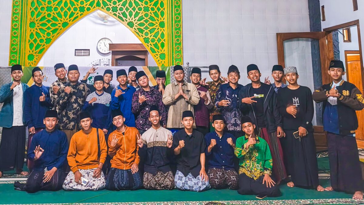 Peringati Harlah NU ke- 101 Tahun, IPNU-IPPNU Warujayeng Perkuat Akar Aswaja dan Spirit Kebangsaan di Masjid Baitul Makmur